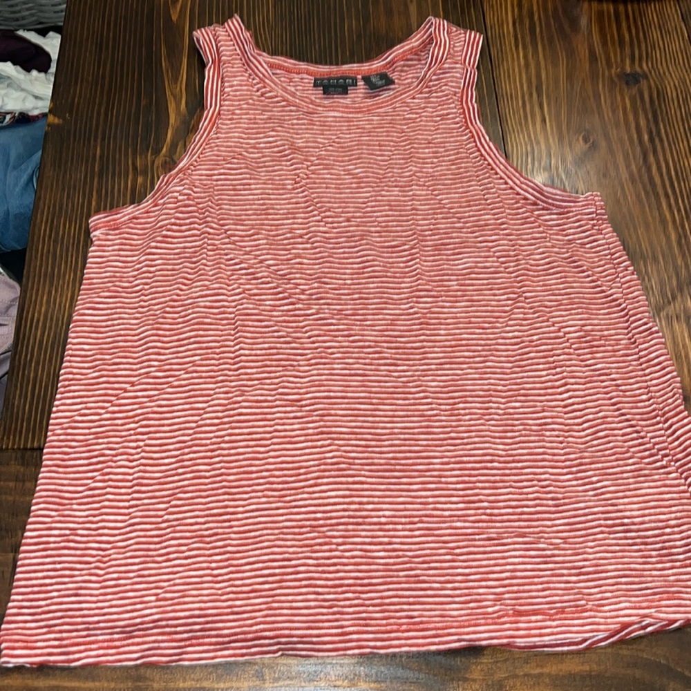 Tahari women’s sleeveless blouse